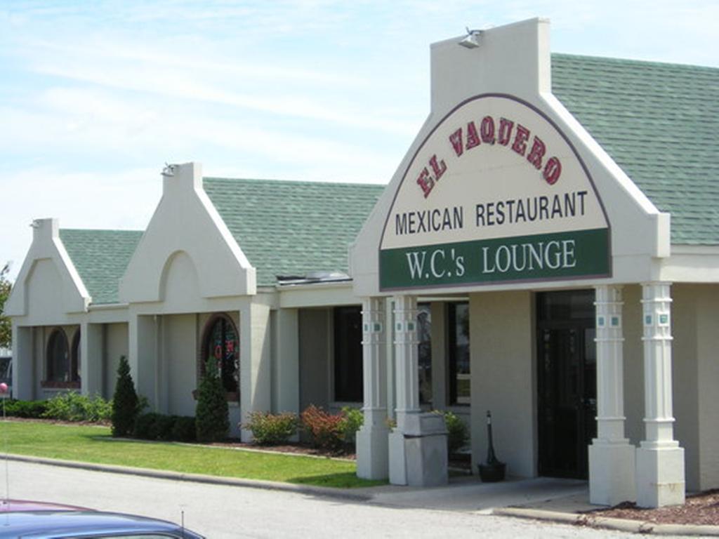 Moberly Inn & Suites Екстериор снимка